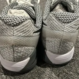 Nike | Shoes | Nike Zoom Odyssey Mens Size 5 Shoes | Poshmark display picture 2